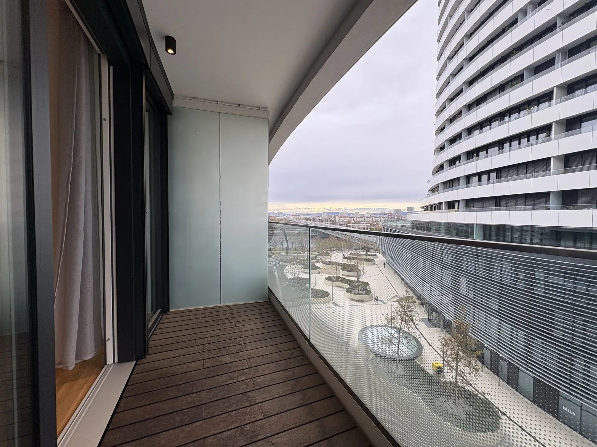 20251120_120624635_iOS