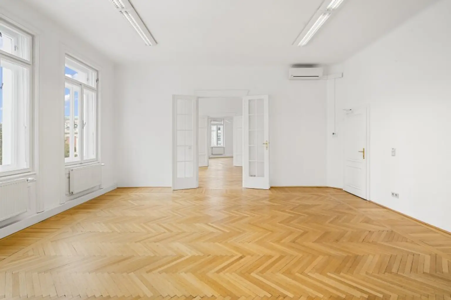 Modernes Büro im Stilaltbau direkt beim Schwarzenbergplatz/Karlsplatz ZU VERMIETEN