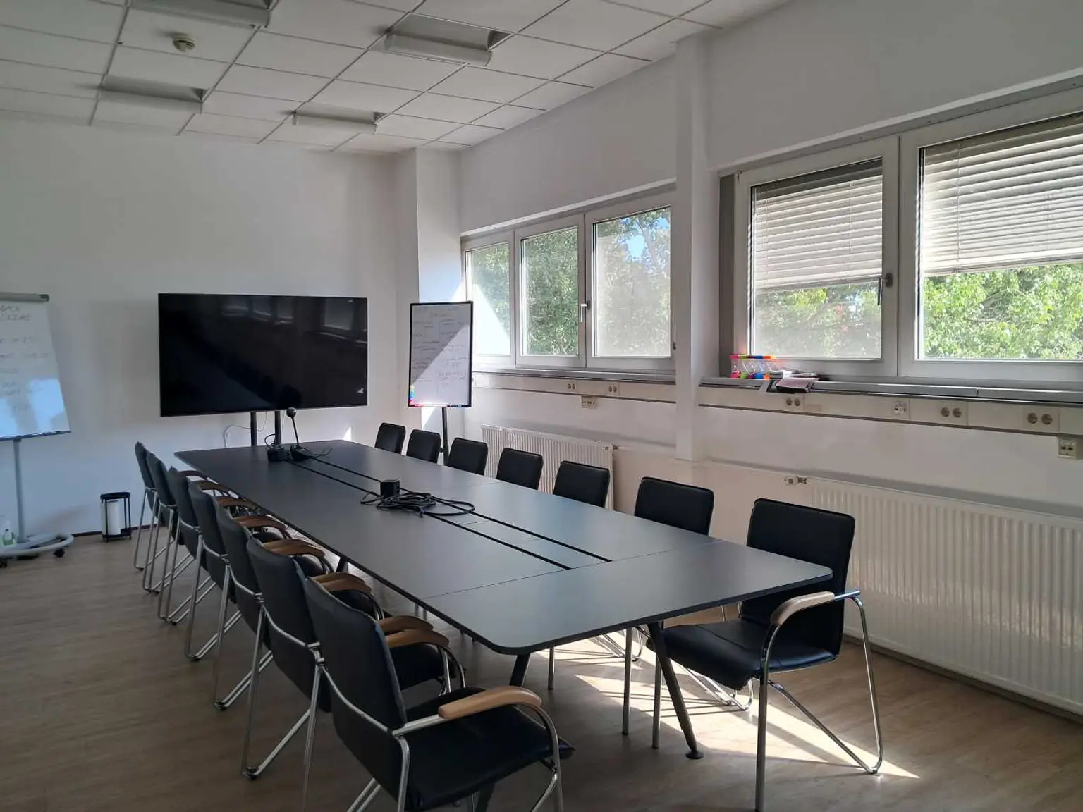 Lager-, Labor und Bürofläche zu Mieten 21. Bezirk
