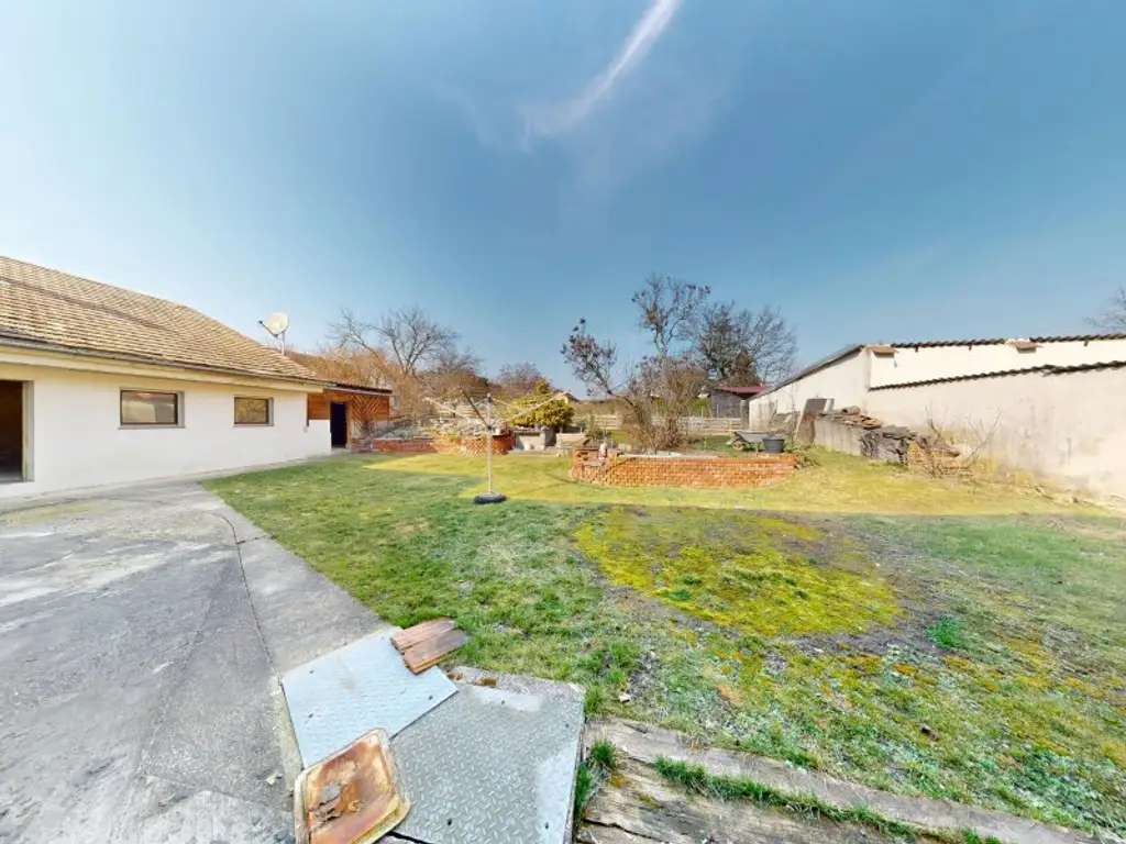 SANIERUNGSSCHNÄPPCHEN! Wer hier Hand anlegt, erfüllt sich seinen Wohntraum! Nähe Therme "Silent Spa"!