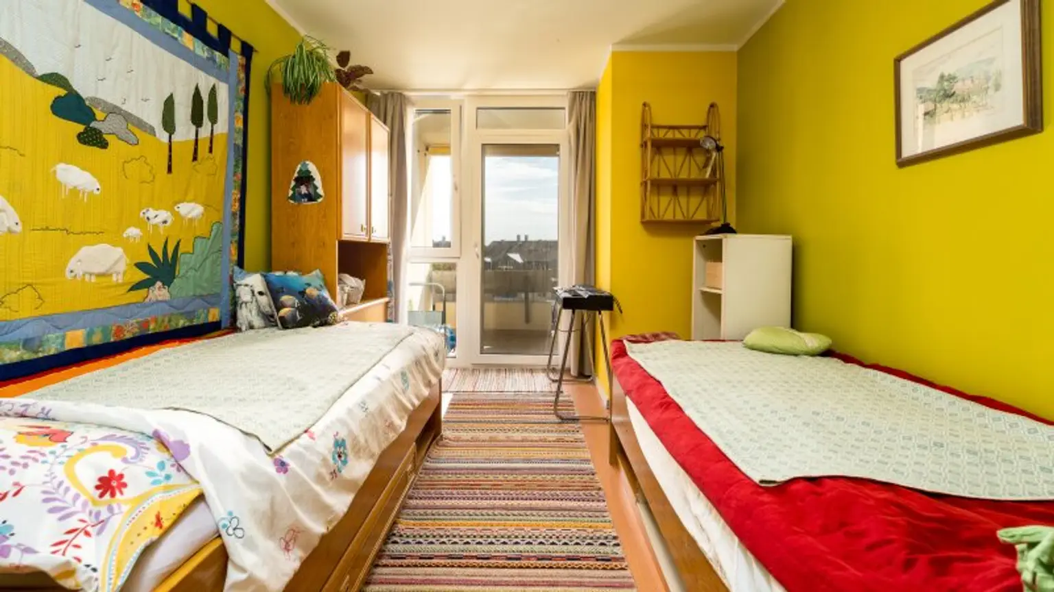 Gemütliche 2-Zimmer-Wohnung mit 2 Loggien, großer allgemeiner Garten – Ihr neues Zuhause!