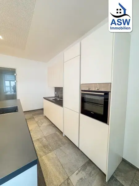 Perfekte Lage!! Top-moderne Altbauwohnung mit Balkon und Sauna in der Hauptstraße