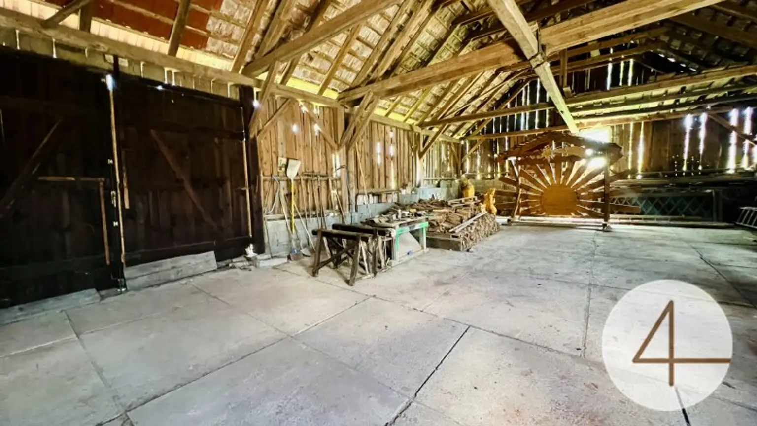 6 Minuten nach Geras - gut erhalten und teils renovierter Vierkanthof - großes Grundstück 2601m² - Brunnen am Grund