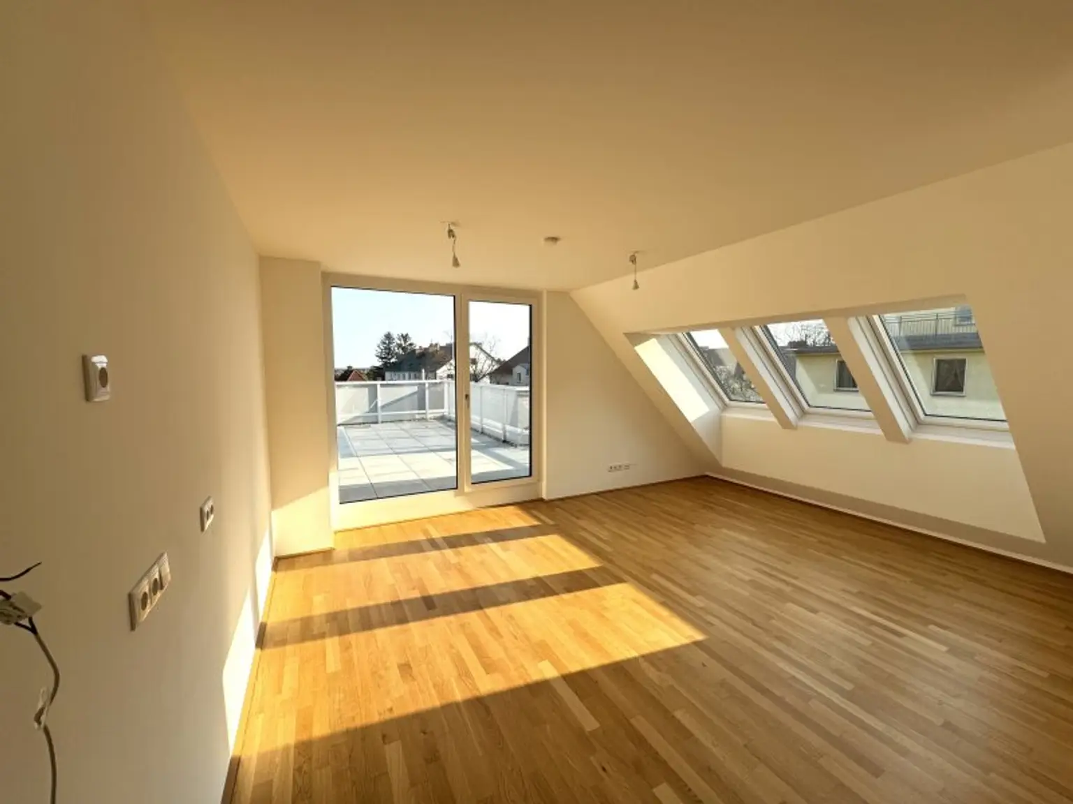 WOHNEN UND GENIESSEN IM SÜDWESTEN VON WIEN! PERFEKTE INFRASTRUKTUR – NÄHE SCHÖNBRUNN!