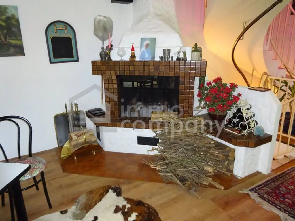 Exklusives Reihenmittelhaus in 1130 Wien – 10 Zimmer, Garten, Balkone- barrierefrei!