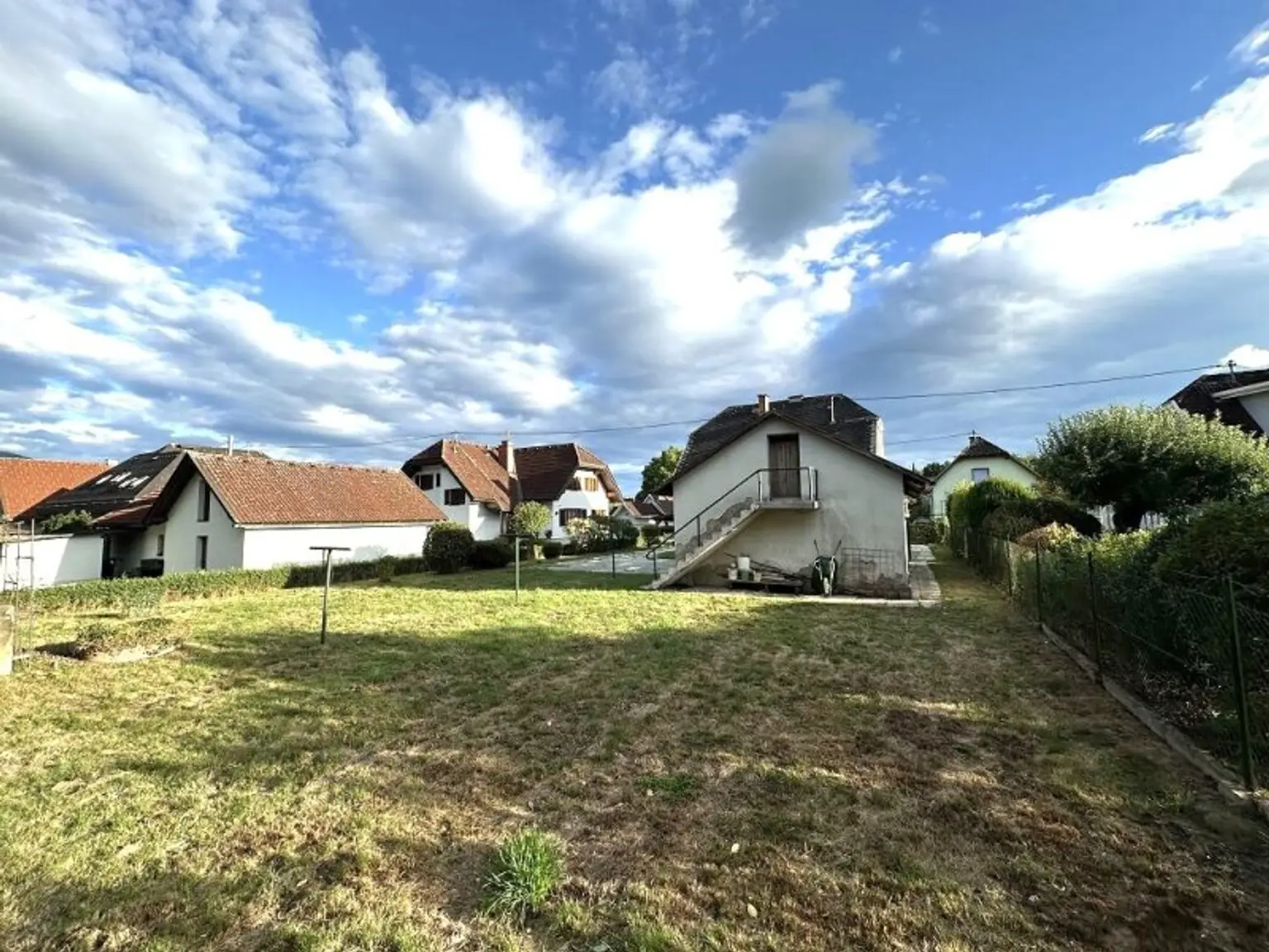 WOLFSBERG - SANKT THOMAS, 160 m2 Einfamilienhaus mit Potential, Vollkeller, 1139 m2 Grundstück, Wirtschaftsgebäude