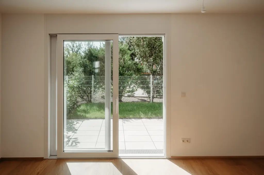 Moderne 2-Zimmer-Erdgeschoßwohnung mit Terrasse und Garten – Wohnen an der Alten Donau