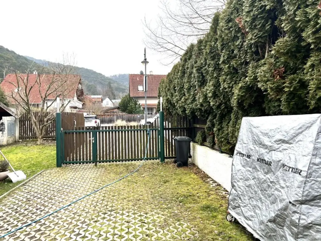 (!) Familienhit mit Charme - gut geschnittene Doppelhaushälfte mit Garten & Pool in Gaaden (!)