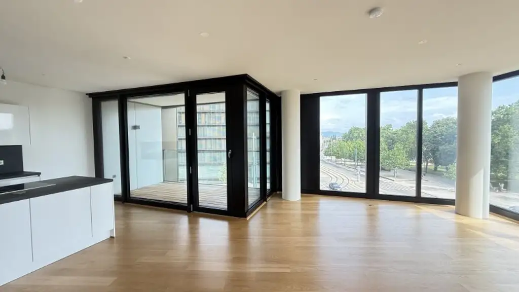 UNBEFRISTETE 4-Zimmer im Neubau mit Freifläche
