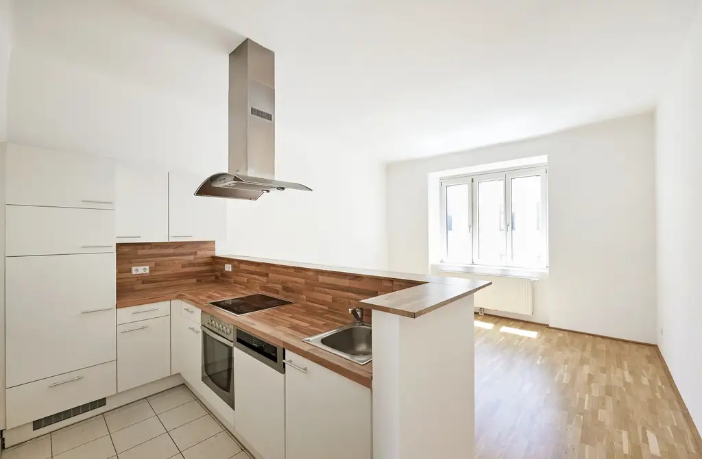 Einziehen & genießen - 2-Zimmer-Wohnung inkl. Loggia in den Innenhof!