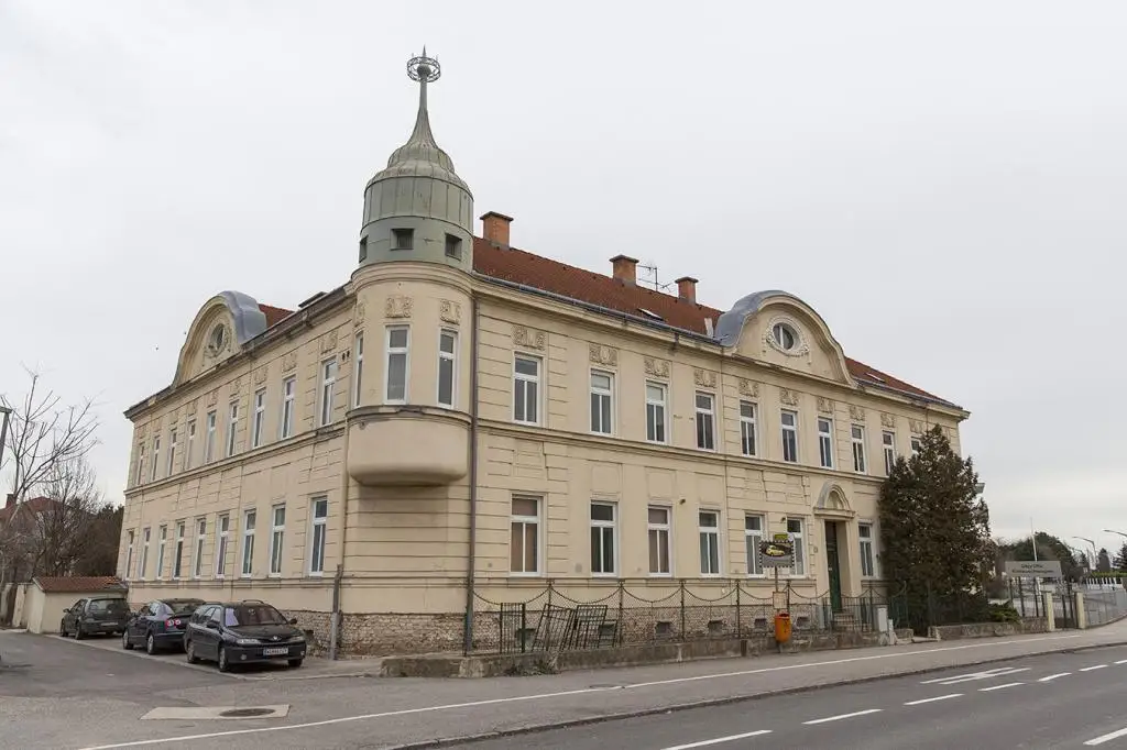 Geräumige Erdgeschosswohnung mit vielseitigen Nutzungsmöglichkeiten