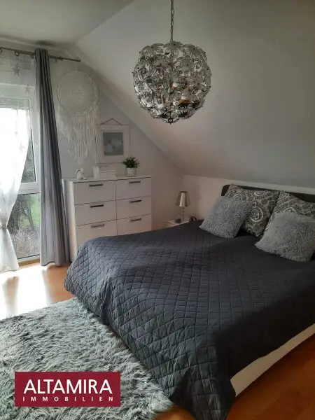Ruhig und zentral, 4 Zi, sofort beziehbar, Pool
