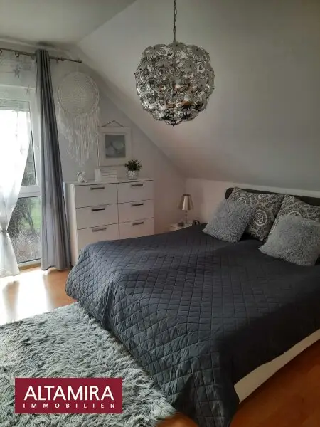 Ruhig und zentral, 4 Zi, sofort beziehbar, Pool