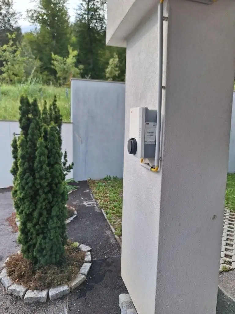 "Waldblick - Single-Balkonwohnung am Riederberg mit Parkplatz"