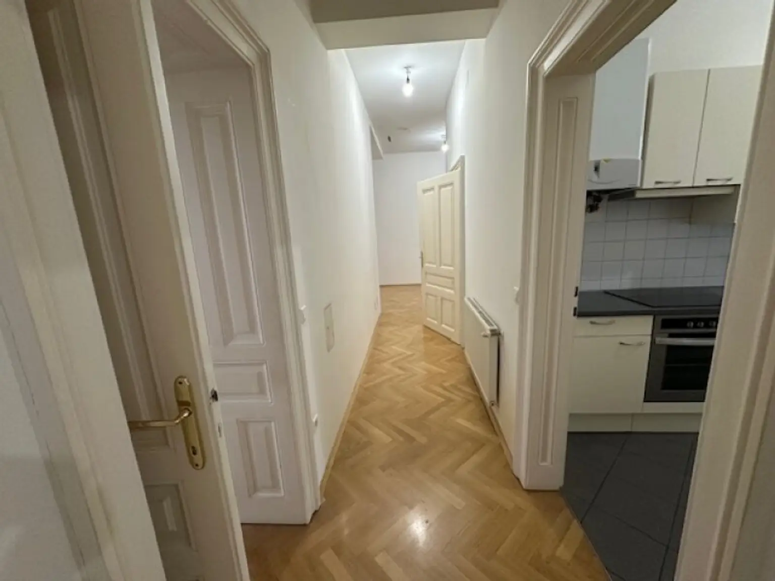 Großzügige Altbauwohnung im Herzen des 2. Bezirks!