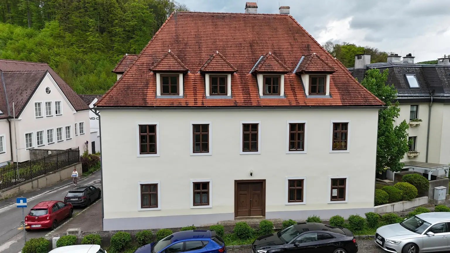 1 Wohnhaus a