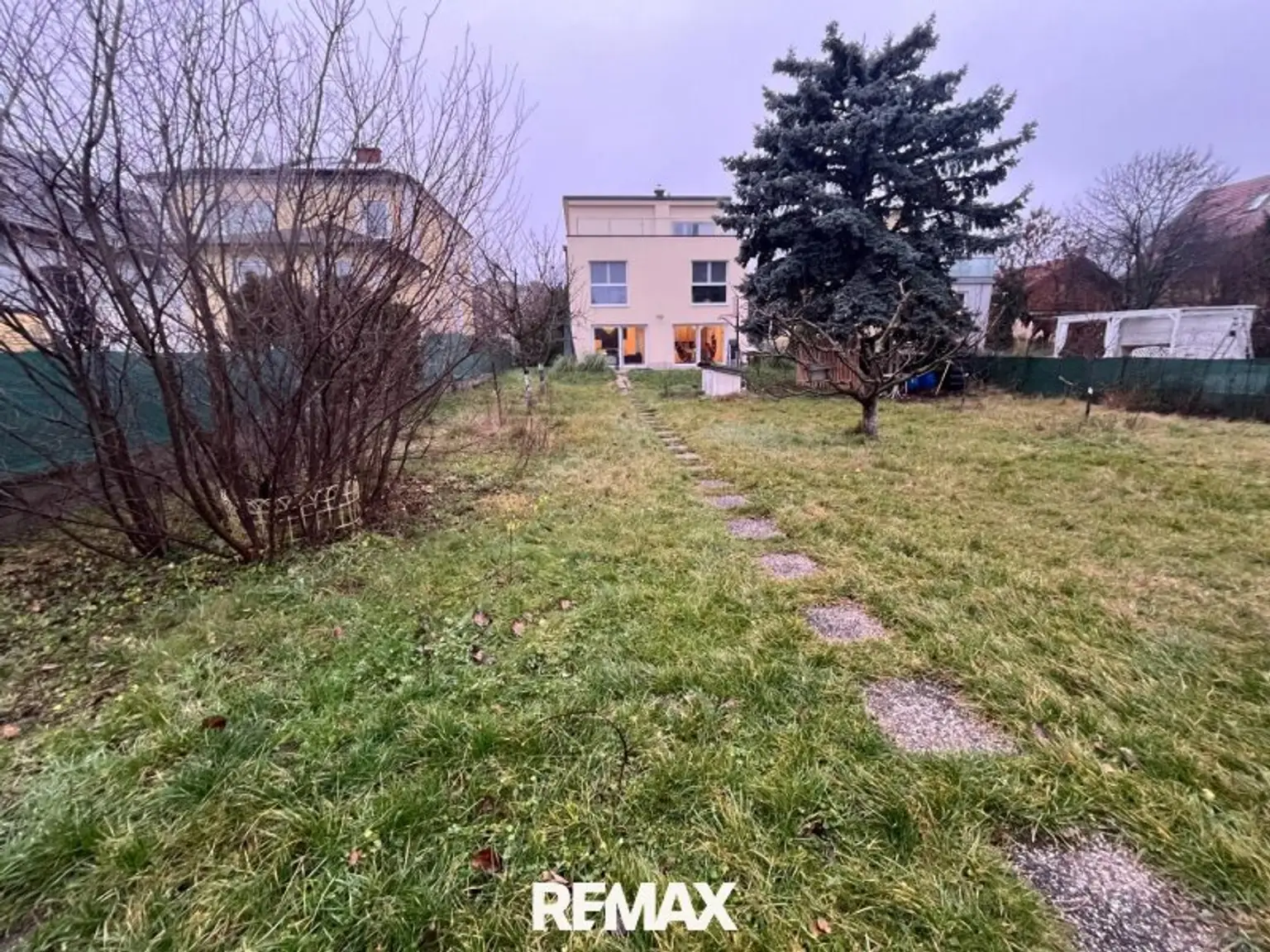 Aussenansicht mit Garten