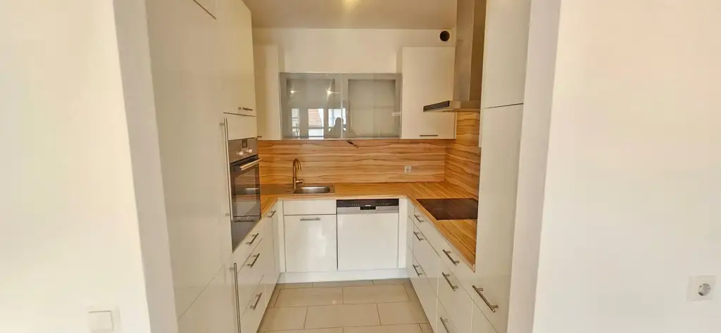 Sonnige Wohnung Nähe Pleschingersee! 3 Zimmer + Tiefgarage + Balkon