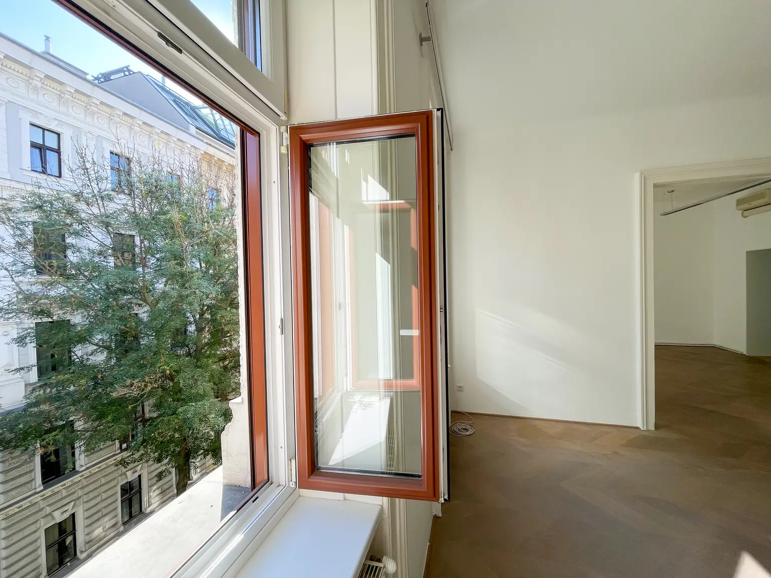Herrlich große Altbauwohnung mit Garagenplatz