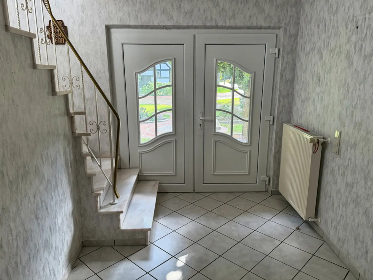 Mitten im Ort! Einfamilienhaus auf großzügigem Grundstück!