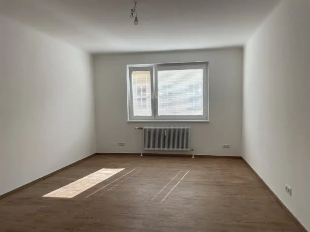 Dachgeschosswohnung -  Erstbezug nach Generalsanierung
