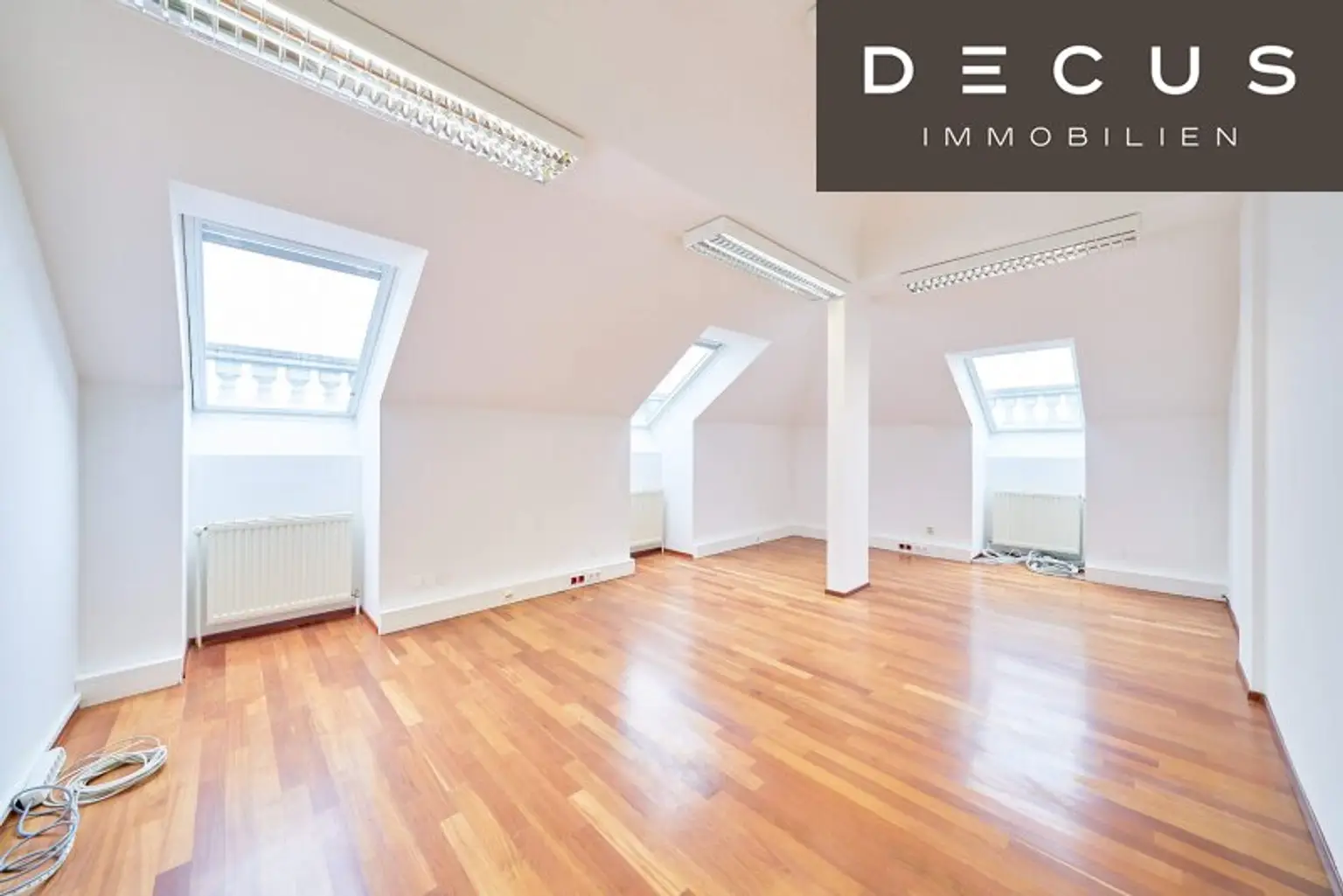 + + + NUSSDORFER PLATZ + + + hochwertiges 5-Raum-Büro + + + gekühlt + + +