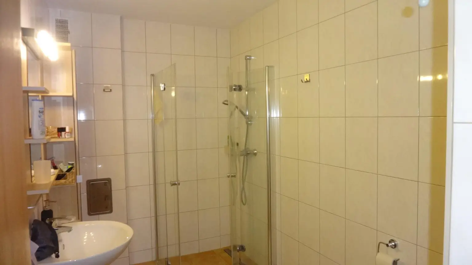 Sanierungsbedürftiges Reihenhaus mit Seeblick!