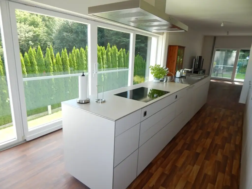 "Wohntraum" Villa mit Pool - Fernblick und direkten Zugang zum Wald