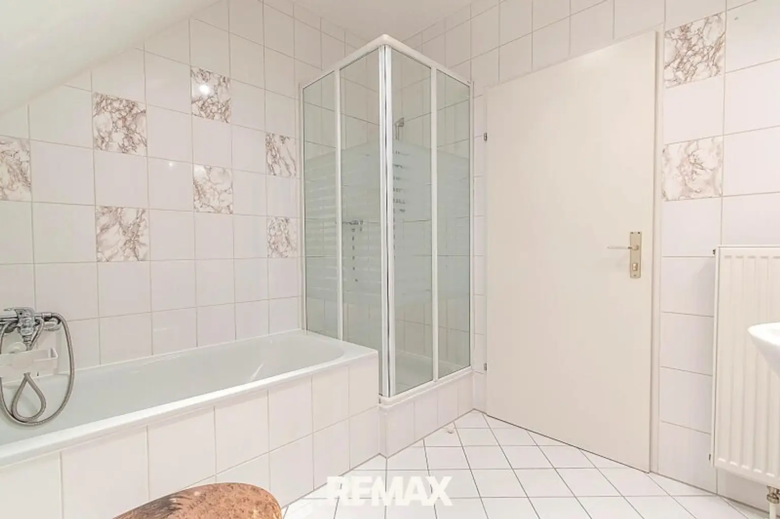Badezimmer 2. DG, Iststand, Ansicht 2