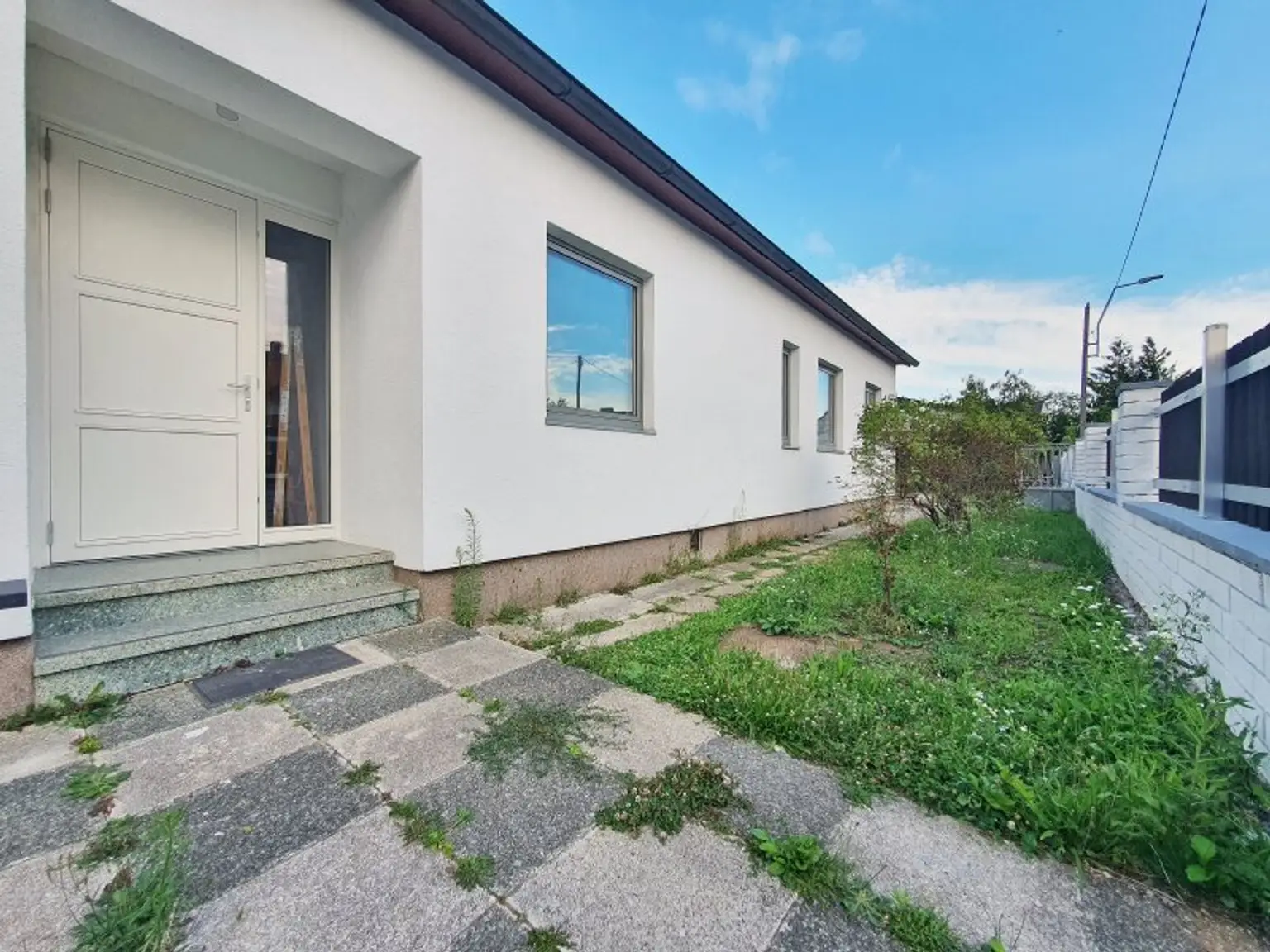 ++TOP++ Seltene Gelegenheit!  Charmantes Einfamilienhaus auf 898 m2 Grundstück - großer Garten!  Sehr ruhig und ZENTRAL gelegen mit eigene Garage!  TOP Anlage +++