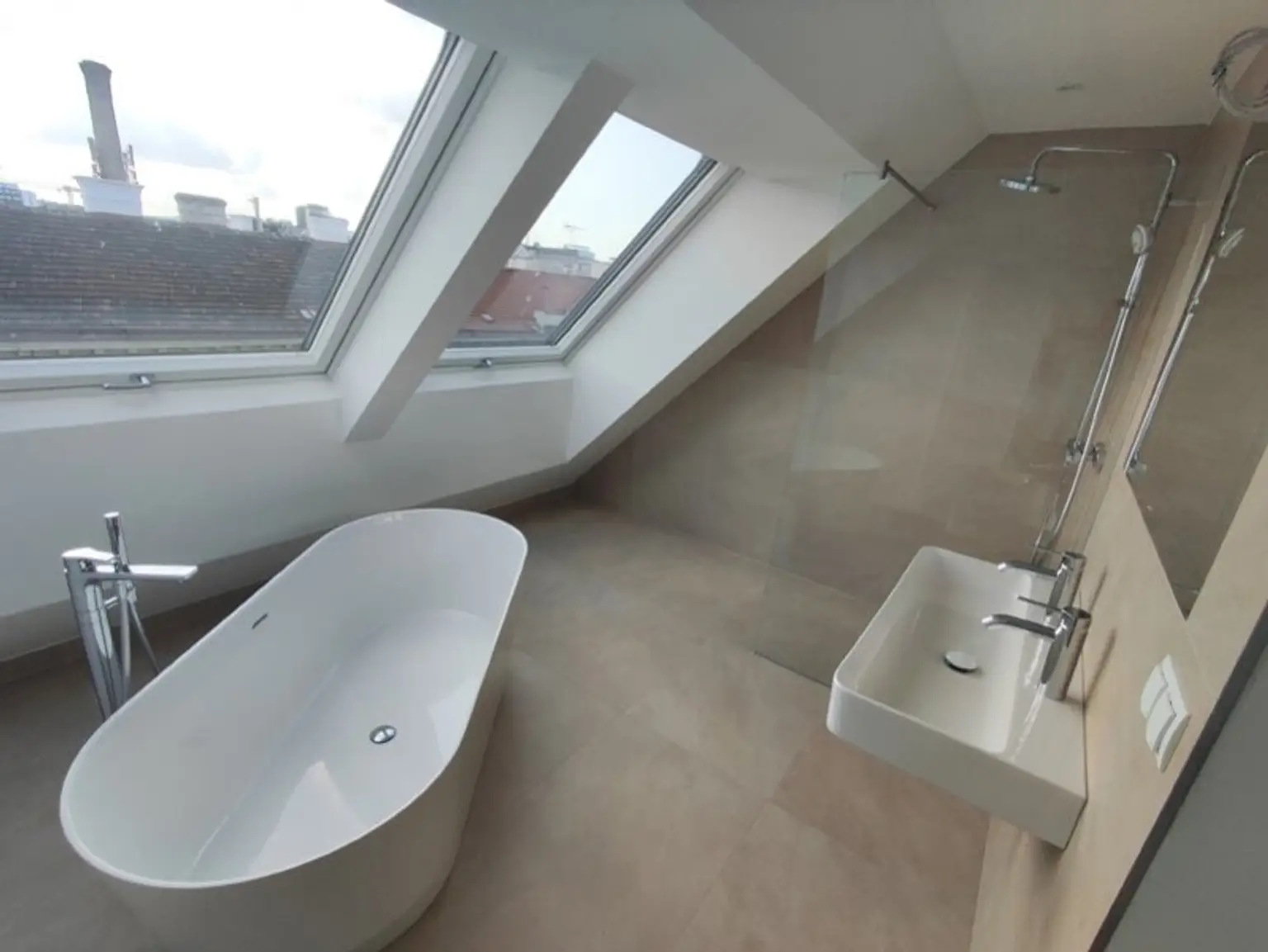 Modern wohnen in Meidling! DG-3-Zimmer-Erstbezug mit Terrasse - Top72