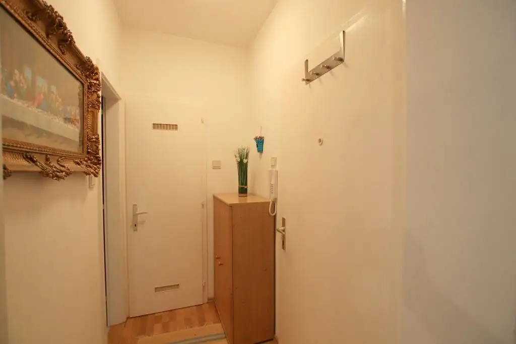 Wohnung mit Eigengarten in Grünruhelage beim Lainzer Tiergarten. Mietpreis inklusive Heizkosten und Warmwasser!