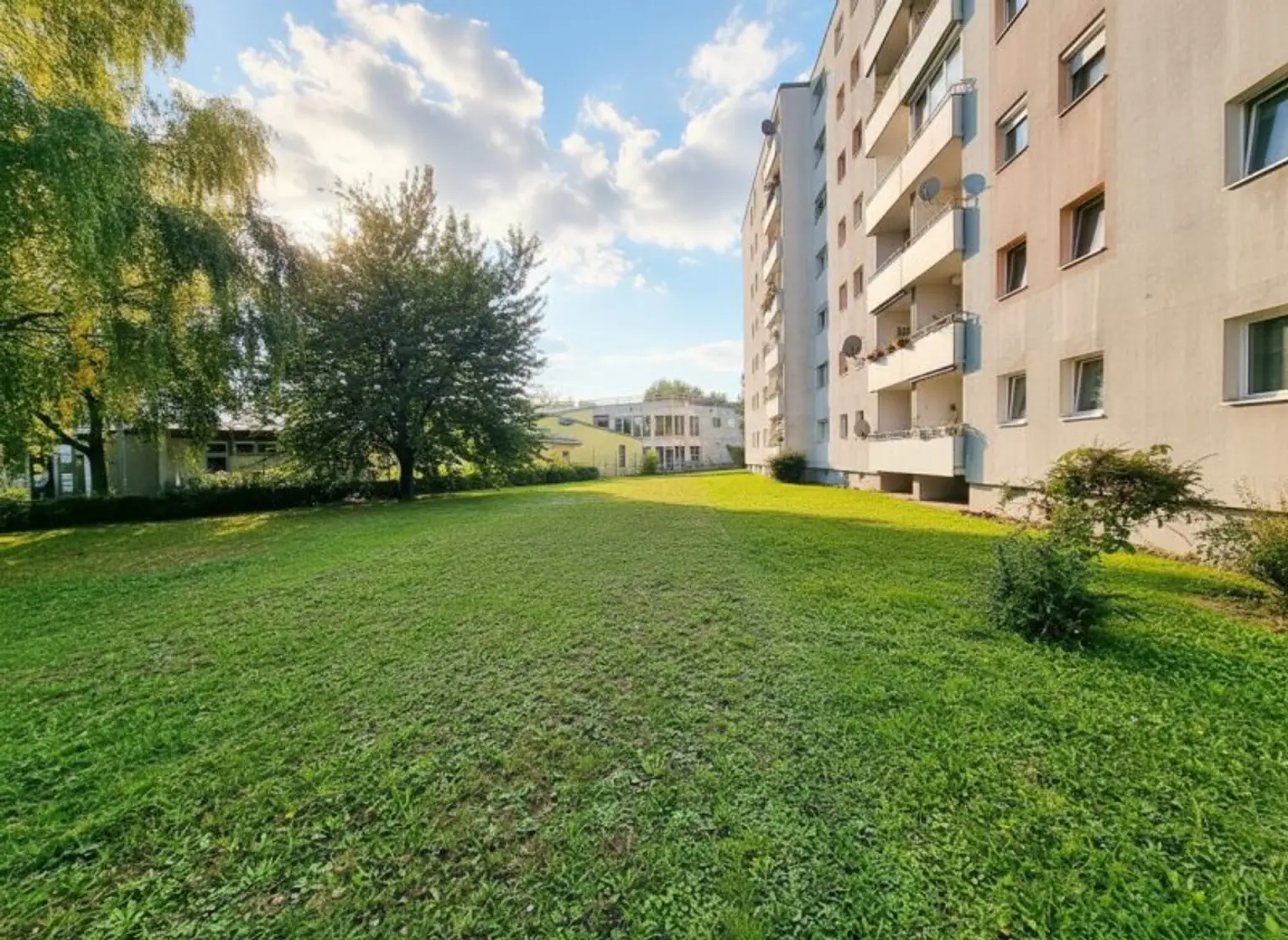3-Zimmer-Wohnung mit Loggia & Stellplatz – ruhige Lage nahe Traisenpark & Viehofner Seen