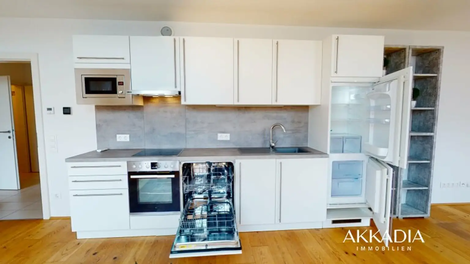 Moderne Dachgeschosswohnung, klimatisiert und gut geschnitten