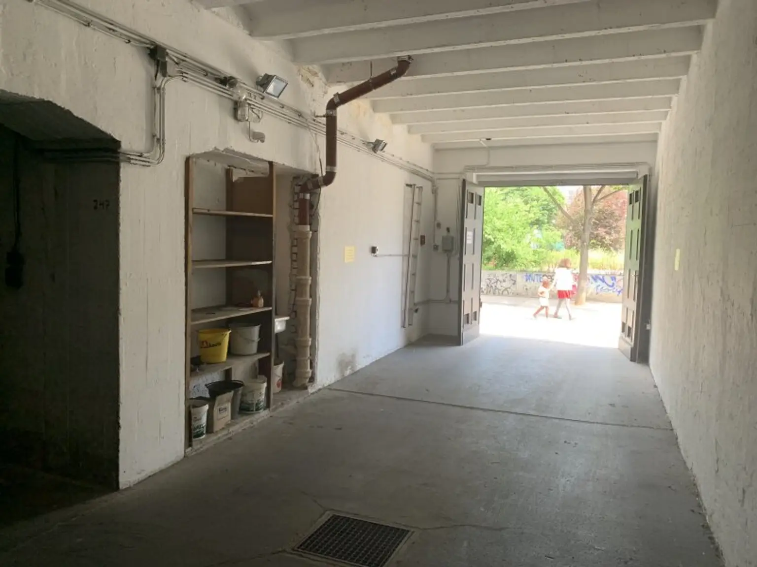 ZWEITBEZUG FERNBLICK GARAGE