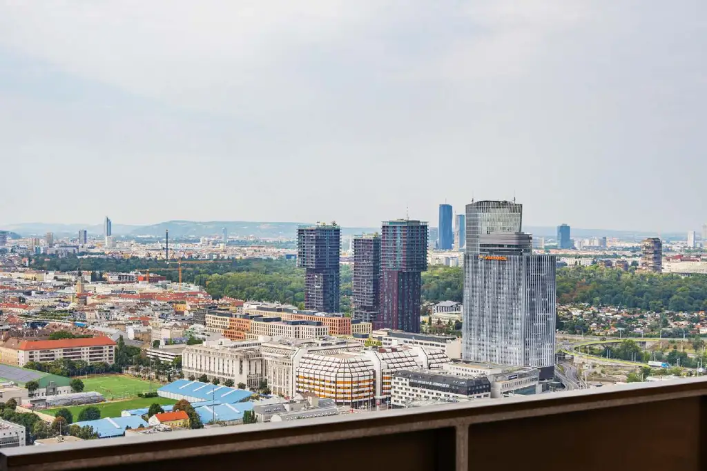 Penthouse im 34. OG mit Terrasse I 360° Wienblick I Designküche I TG Platz mit E-Ladestation