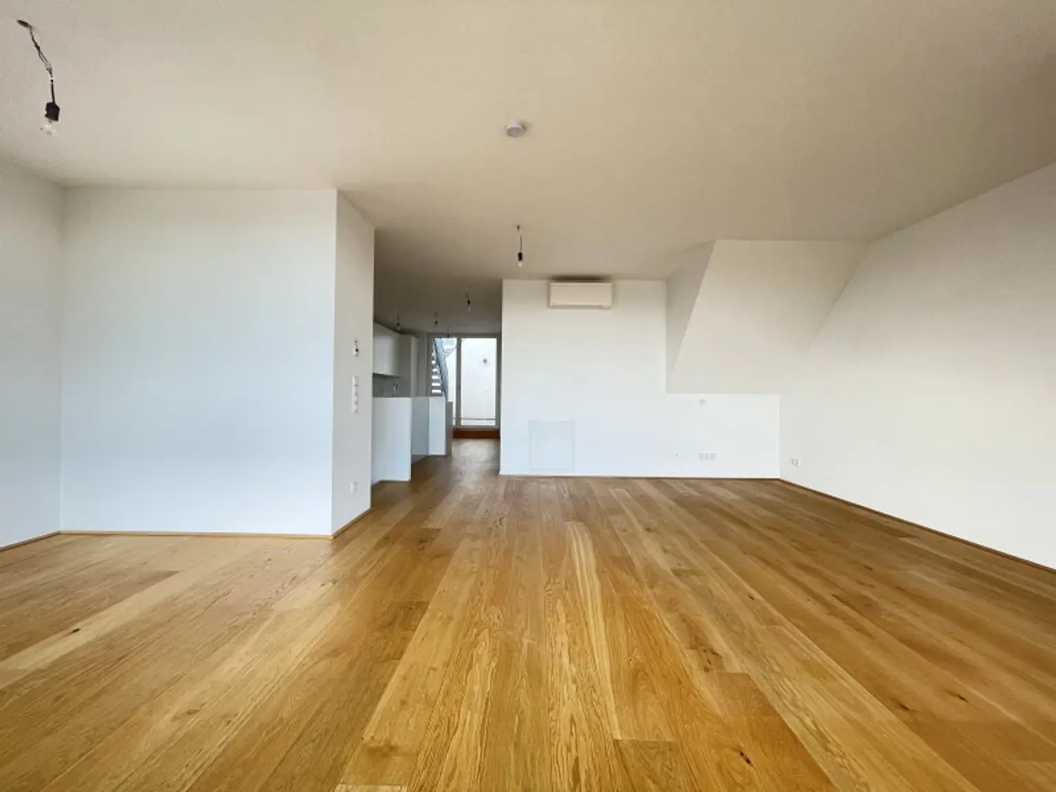 Stilvolle Dachgeschosswohnung mit außergewöhnlicher Dachterrasse in 1090 Wien