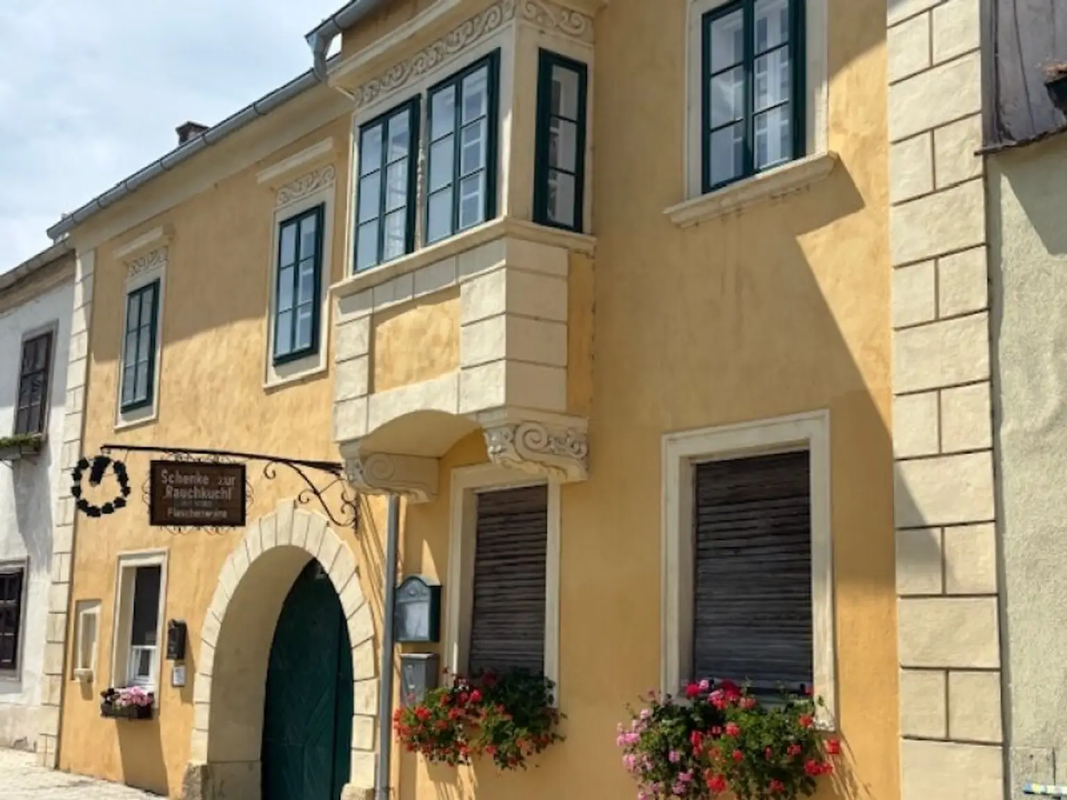 Breitenbrunn - historische (16.Jhd.), neu sanierte Wohnung samt Nebengebäuden und Garten im Ortszentrum