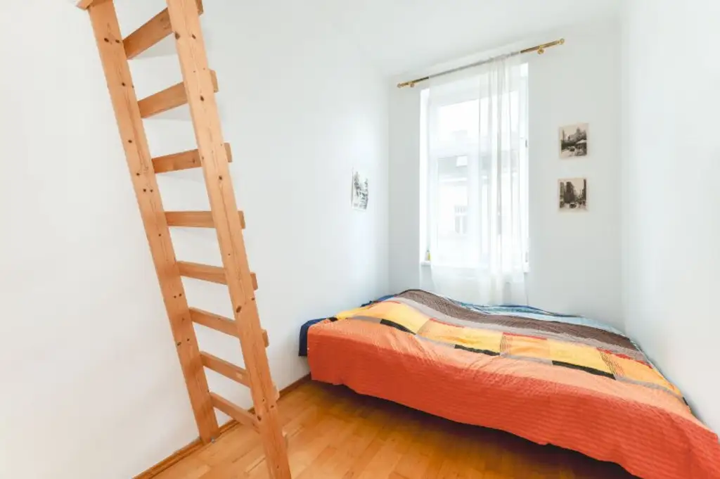 Charmante Wohnung in Hietzing – Stil, Raum und Atmosphäre in der Testarellogasse