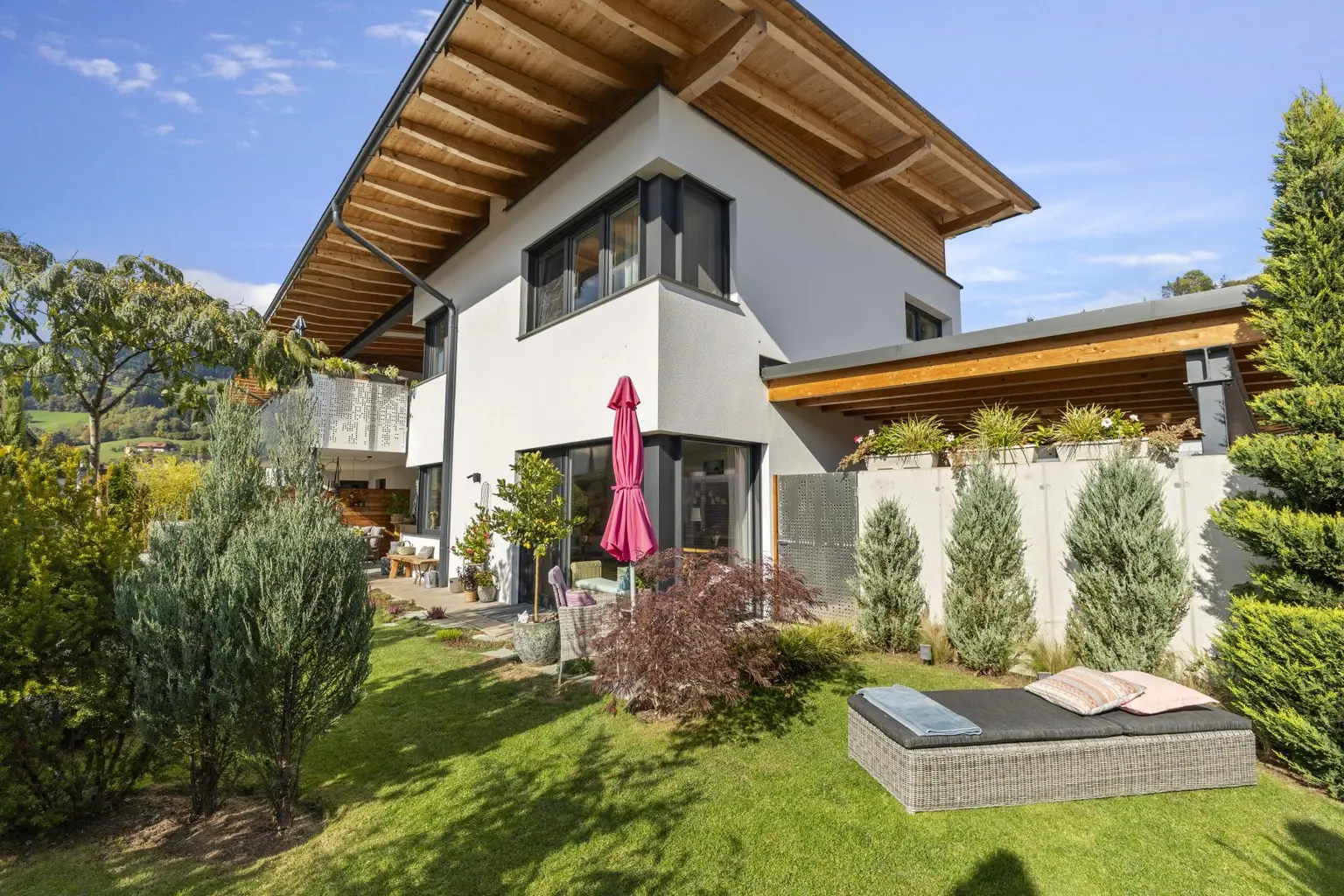 Exklusive Maisonette mit Gartenrefugium und Penthouse Panoramaterrasse - Minuten vom Millstätter See – Ihr Ort der Ruhe, Kraft und Lebensfreude