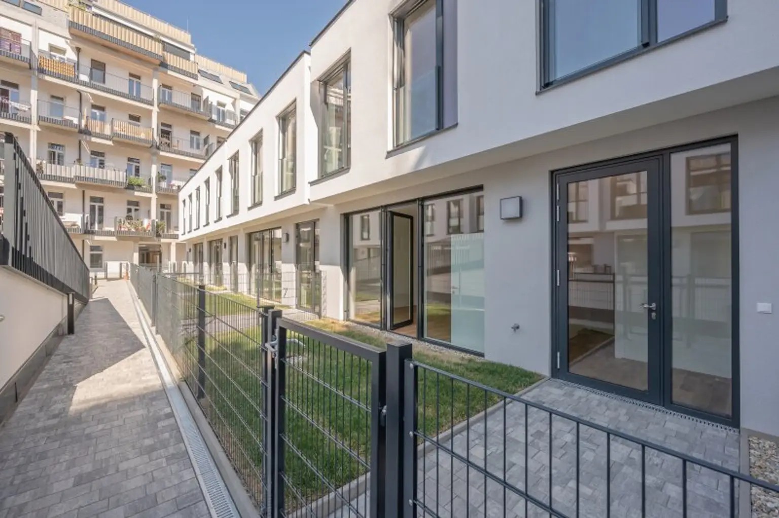 ++Provisionsfrei++   Townhouses in bester Lage mit Garten und Dachterrasse!