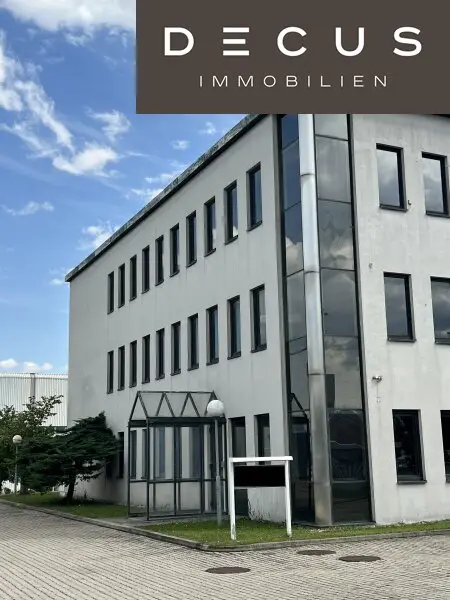 Büroflächen inkl. großer Anzahl von verfügbaren Stellplätzen