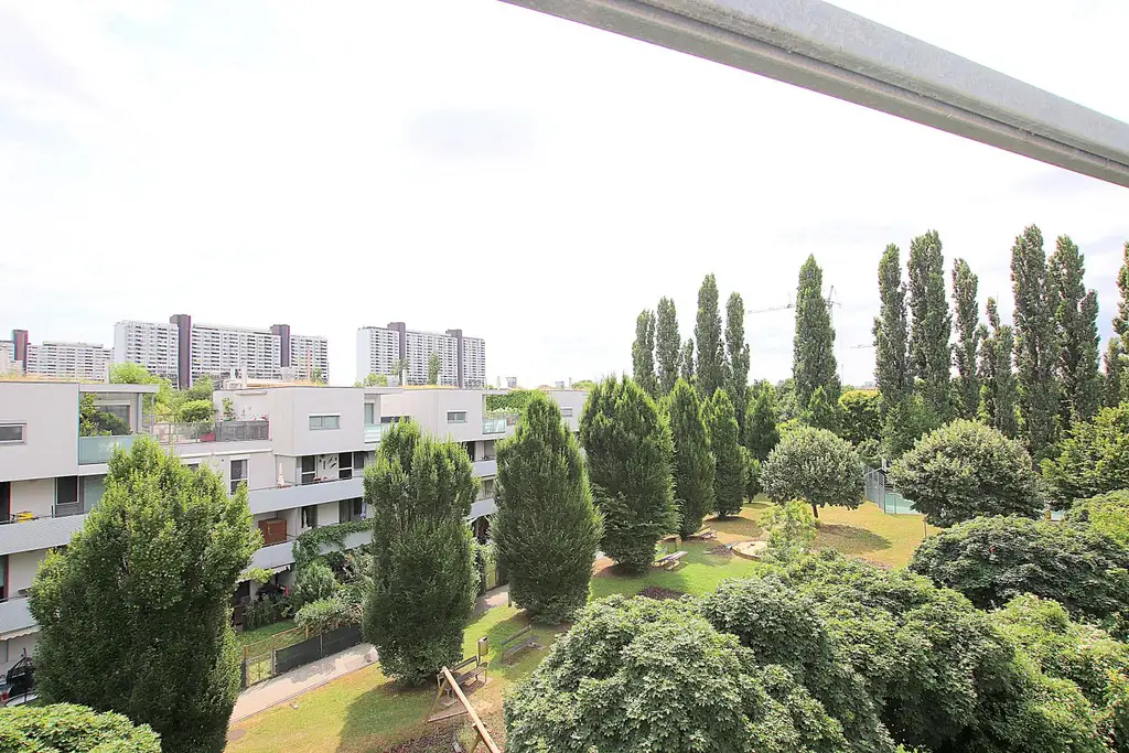 Perfekte 3-Zimmer Wohnung mit Balkon und Garagenplatz, ruhig, vollmöbliert