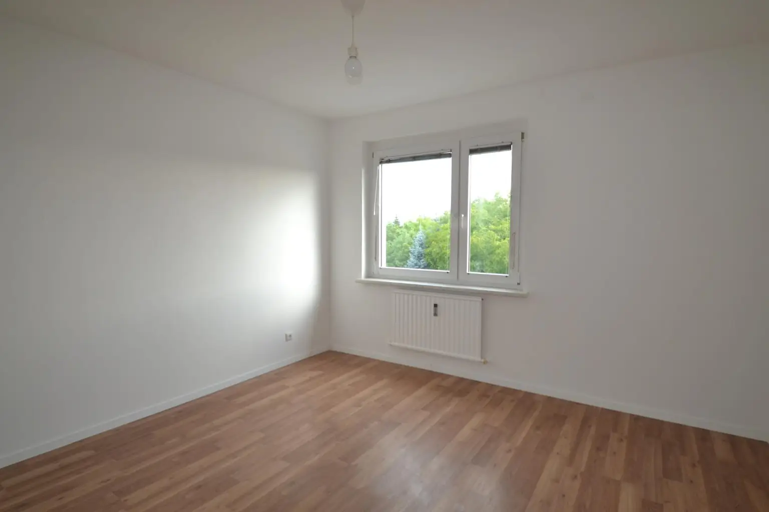 Gut aufgeteilte Wohnung mit Balkon in Hausmening