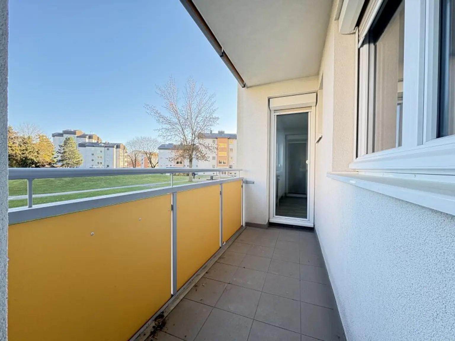 Gepflegte 2-Zimmer Wohnung mit Loggia -Traisenparknähe