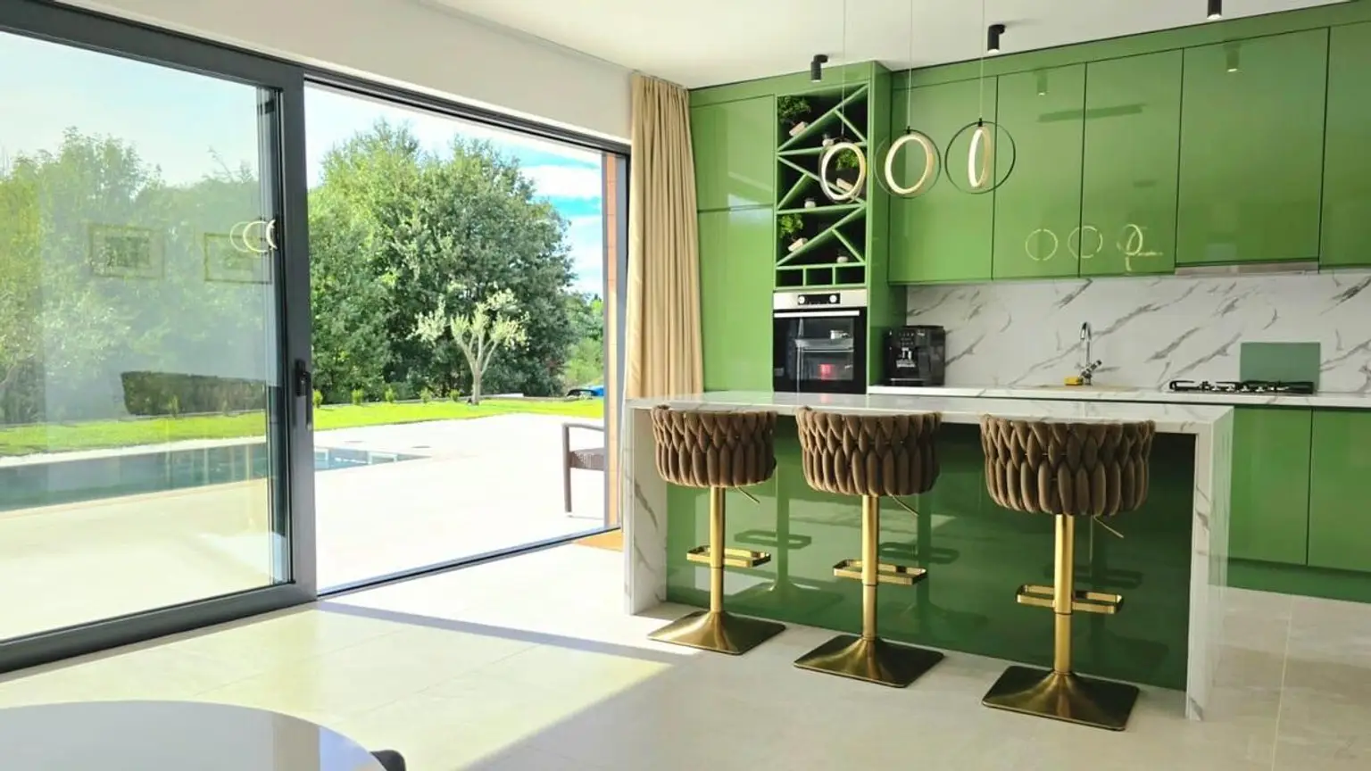 050DE537-3CFB-477A-B2B8-A69229C6FF0D_1_105_c