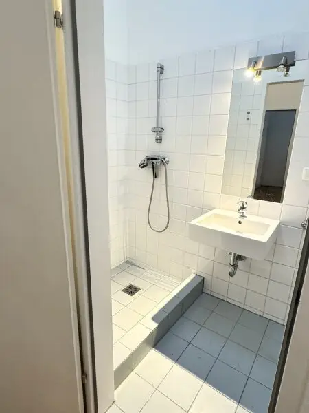 5-ZIMMER-DACHGESCHOSSWOHNUNG MIT GARAGENPLATZ