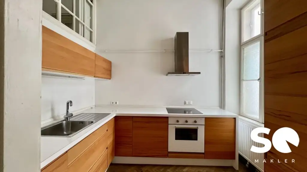 # SQ - CHARMANTE ALTBAUWOHNUNG IN EINEM GEPFLEGTEN ALTBAU -1080 WIEN