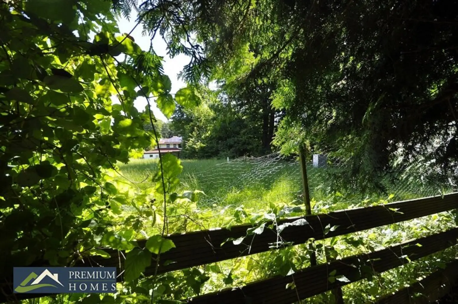 BREITENBACH am Inn - Großzügiges Einfamilienwohnhaus mit Terrasse, Balkon, Keller, Garage, zwei Carports, Garten, Gartenhaus, Geräte- und Holzschuppen