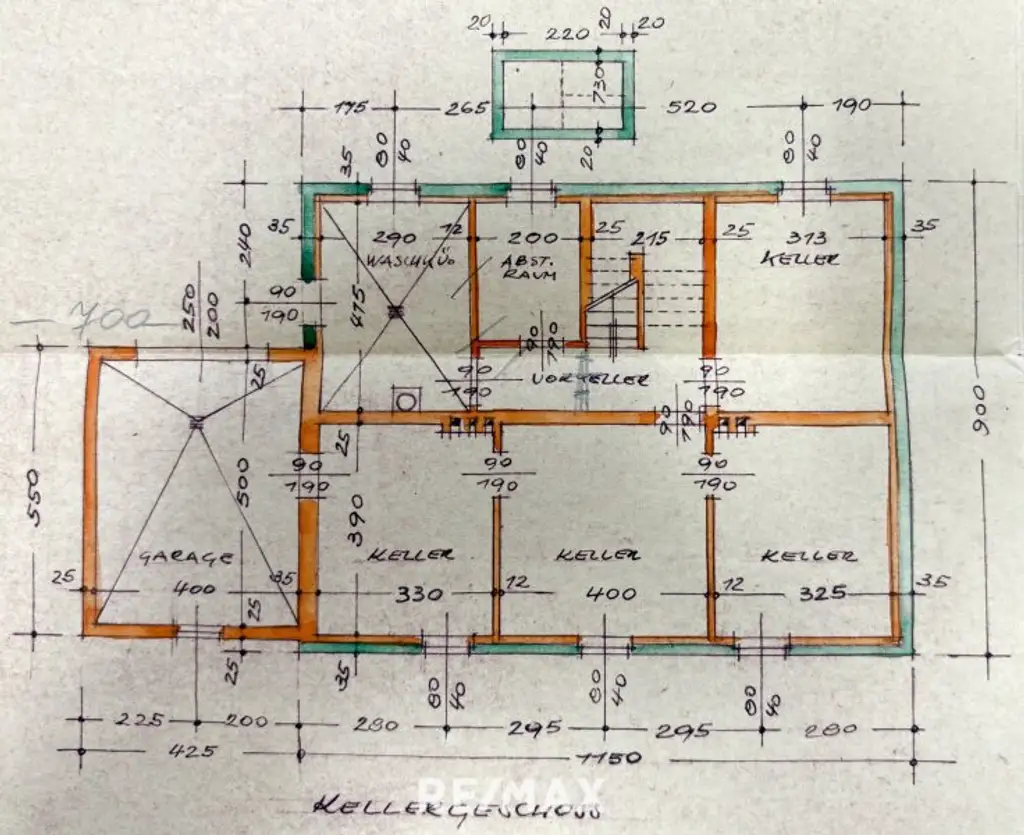 Voll unterkellertes Zweifamilienhaus mit Garten, Carport & Garage in sonniger Zentrumslage von Bad Hall!